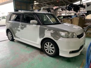 姫路市の自動車修理 鈑金 塗装 コーティング 車検ならボデーショップミハタ トヨタ カラー番号070 ホワイトパール 塗装不良 メーカー保証 全塗装 ルミオン アルファード ヴェルファイア ウィッシュ オーリス