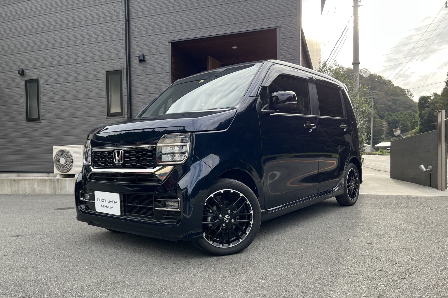 姫路市の自動車修理・鈑金・塗装・コーティング・車検ならボデーショップミハタ|R4 N WGNカスタムLターボ ご成約頂きました。