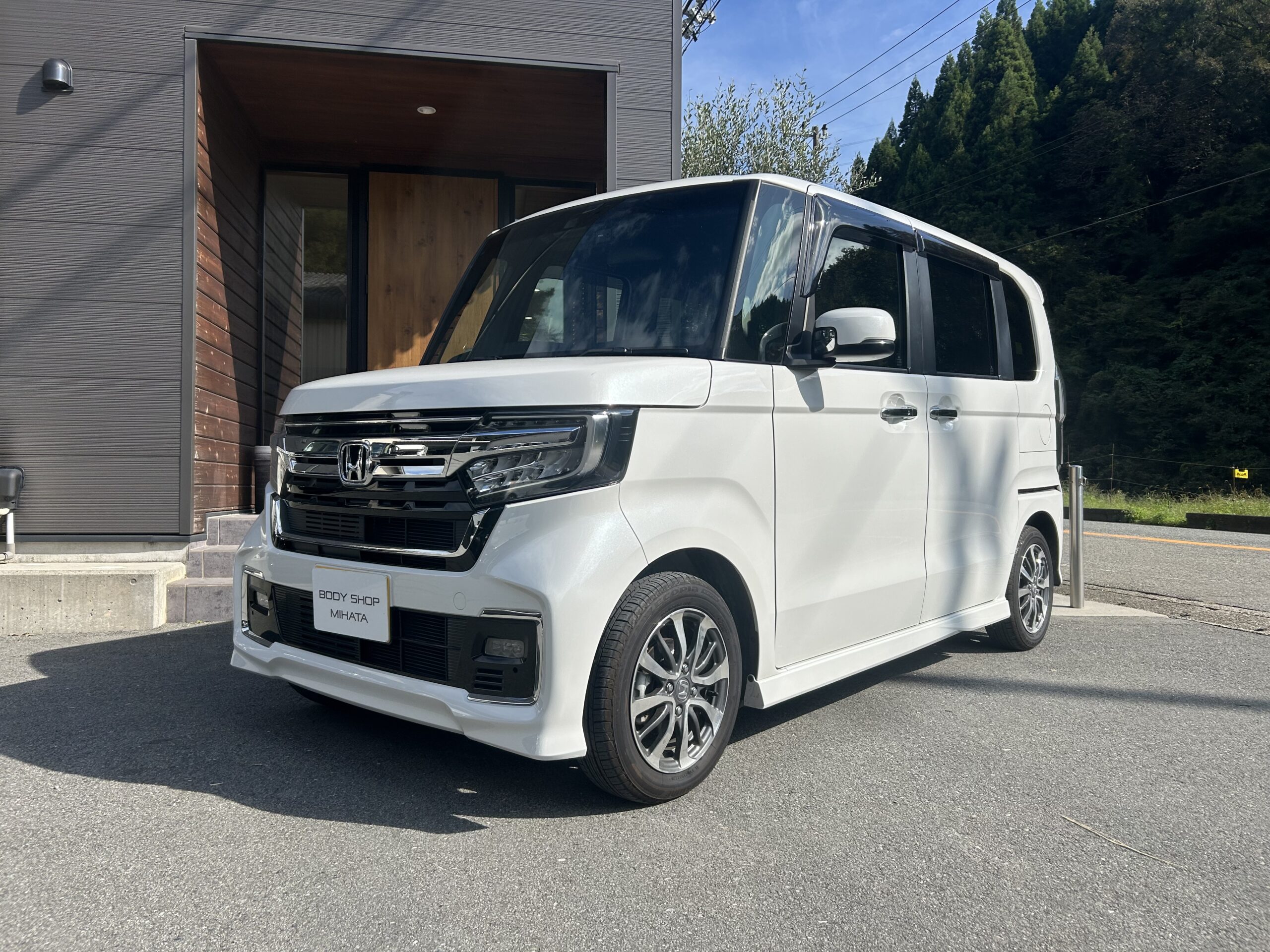 姫路市の自動車修理・鈑金・塗装・コーティング・車検ならボデーショップミハタ｜R5 NBOXカスタム ご成約頂きました。